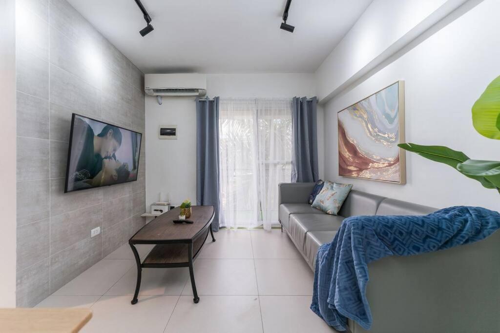 Airport Express Hostel E-527, 2 Minutes To Airport,Fast Wifi, Free Netflix Isla de Mactán Exterior foto